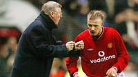 1. David Beckham (Manchester United) – Kekalahan dari Arsenal pada ajang Piala FA 2002-2003 membuat Sir Alex Ferguson mengamuk di ruang ganti. Mantan pemain Real Madrid ini menjadi korban salah sasaran dari amarah sang pelatih. (AFP/Odd Andersen)