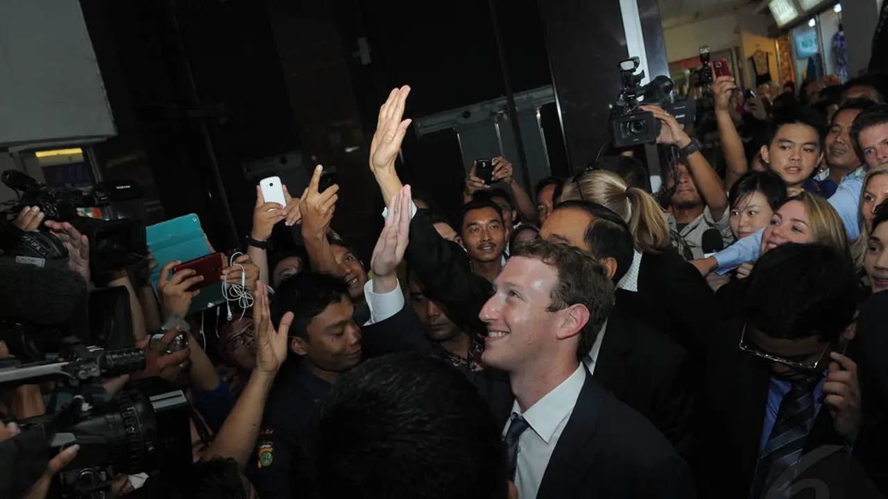 Bos Facebook Dikerubuti Massa di Pasar Tanah Abang