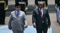 Presiden Prabowo Subianto menerima Presiden Afrika Selatan Cyril Ramaphosa di Istana Merdeka, Kompleks Istana Kepresidenan, Jakarta Pusat, Rabu (22/10/2025). (Bay ISMOYO/AFP)