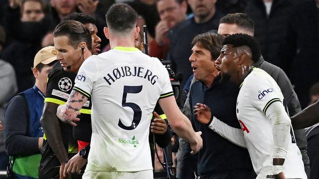 Foto: Momen Dramatis Antonio Conte Diusir Wasit, Tottenham Gagal Menang Atas Sporting Lisbon di Liga Champions