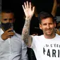 Lionel Messi akhirnya tiba di Bandara Le Bourget, Paris, Prancis, Selasa, 10 Agustus 2021. kedatangan mantan pemain Barcelona tersebut untuk merampungkan kepindahan dirinya ke klub Paris Saint-Germain (PSG). (Foto: AFP/Sameer Al-Doumy)