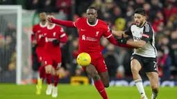 Liverpool sukses mengalahkan Fulham dengan skor tipis 2-1. (AP Photo/Jon Super)