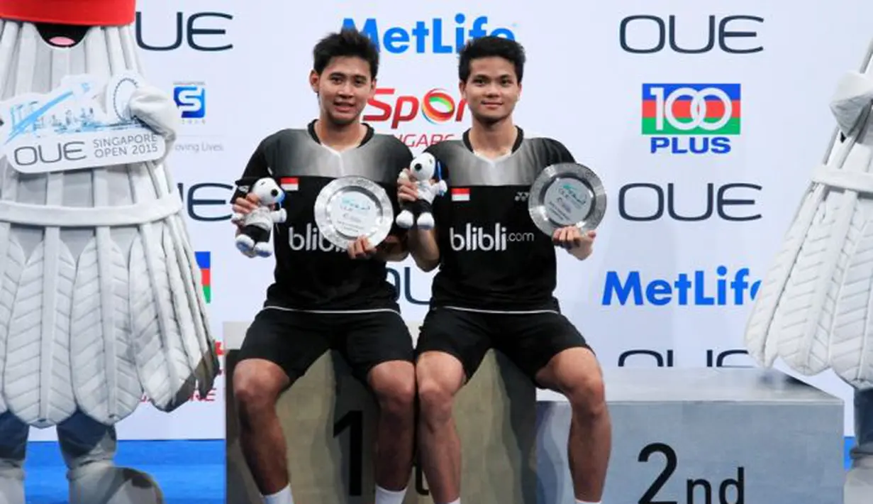 Angga/Ricky berpose ketika memastikan diri meraih gelar juara Singapura Terbuka Super Series 2015 (Foto: Humas PBSI)