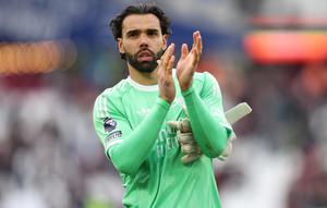 Kiper Arsenal, David Raya, bereaksi setelah pertandingan Liga Inggris antara West Ham dan Arsenal di London, Minggu, 10 Mei 2026. (Foto AP/Ian Walton)