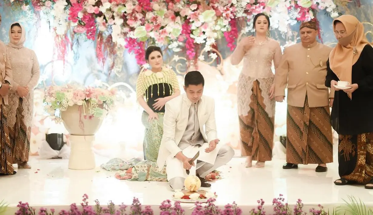 Adly Fairuz dan Angbeen Rishi (Instagram/angbeenrishi)