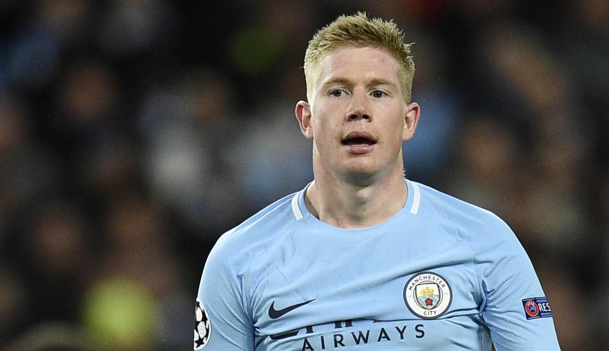 4. Kevin De Bruyne - Pemain berusia 26 tahun ini jarang dimainkan saat membela Chelsea asuhan Jose Mourinho. Namun kini bersama Manchester City, gelandang Timnas Belgia ini jadi andalan Guardiola untuk membongkar pertahanan lawan. (AFP/ Oli Scarff)