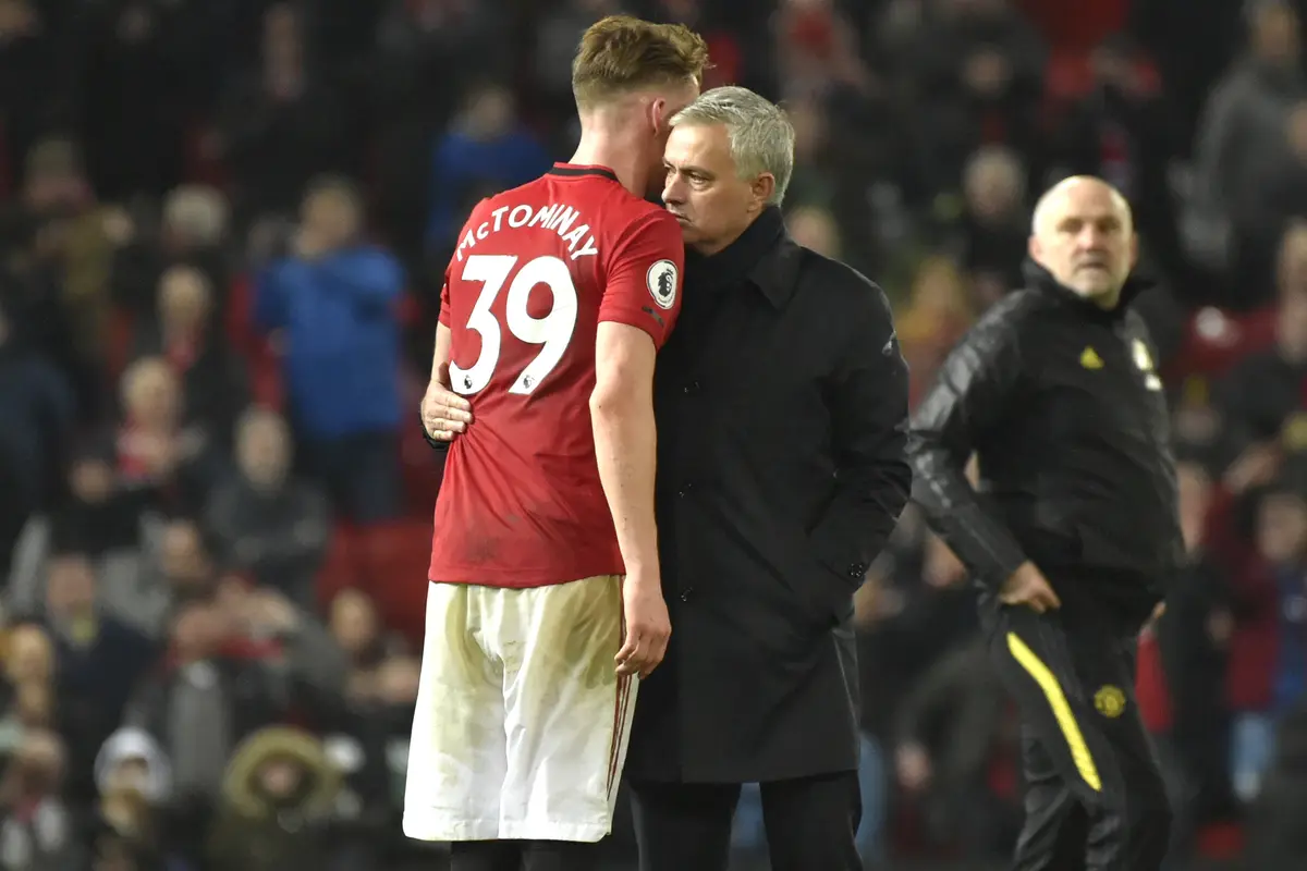Wajah Kecewa Jose Mourinho di Old Trafford