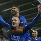 Pemain Leicester, Jamie Vardy, merayakan gol ke gawang Newcastle pada laga Liga Inggris di Stadion St James Park, Inggris, Sabtu (21/11/2015). (AFP Photo/Lindsey Parnaby)