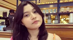 Anak sambung dari Gunawan Dwi Cahyo ini parasnya kian menawan. Ia mulai bisa berdandan dan parasnya curi perhatian. Banyak yang gagal fokus melihat kecantikan Nasha Anaya. (Liputan6.com/IG/nasha.anayaa)