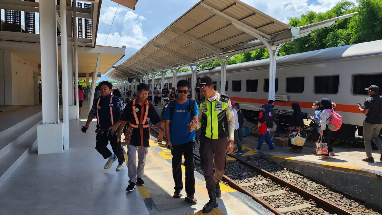 Aktivitas di seluruh stasiun di wilayah Daop 9 Jember tetap normal, pasca erupsi Gunung Raung (Istimewa)