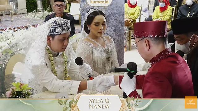 6 Momen Akad Nikah Assyifa Adik Ayu Ting Ting, Kental Adat Betawi
