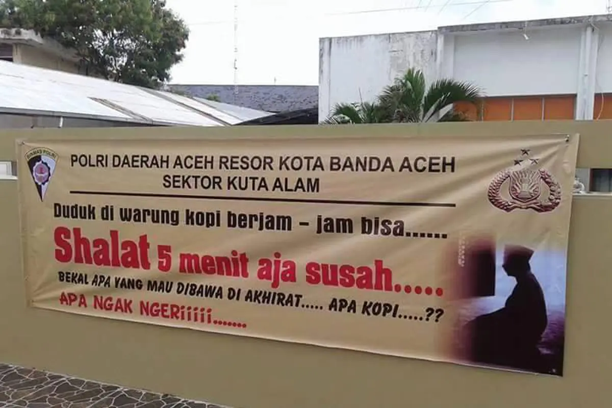 Spanduk Himbauan Shalat dari Polda Aceh Bikin Geger Dunia Maya