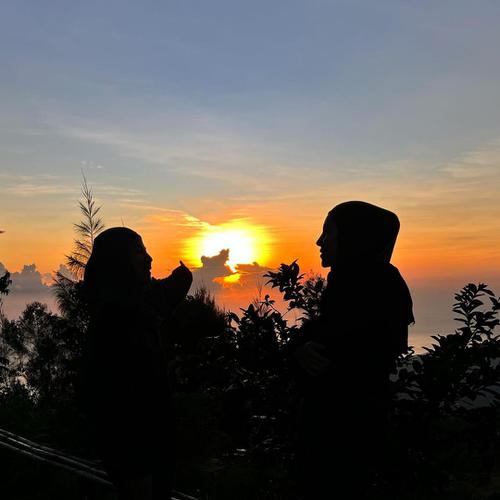 Menga giflarda kokraklaringizni korsating