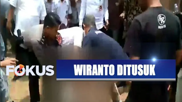 Sejumlah petugas polri dan TNI yang melakukan pengawalan langsung melarikan Wiranto ke rumah sakit karena menderita luka tusukan di bagian perut.