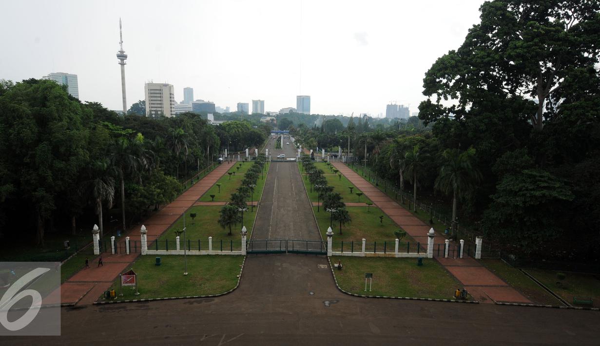 Kondisi salah satu pintu masuk menuju Stadion Gelora Bung Karno, Jakarta, Rabu (18/5/2016). Rencananya, Stadion GBK akan mulai direnovasi pada Juni mendatang terkait persiapan pelaksanaan Asian Games 2018. (Liputan6.com/Helmi Fithriansyah)
