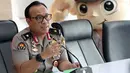 Karopenmas Mabes Polri, Brigjen Dedi Prasetyo memberi keterangan terkait penangkapan terduga teroris di Jakarta, Senin (6/5/2019). Sebelumnya, Densus 88/Anti Teror meringkus tujuh orang kelompok JAD jaringan Lampung dan menyita sejumlah barang bukti . (Liputan6.com/Helmi Fithriansyah)