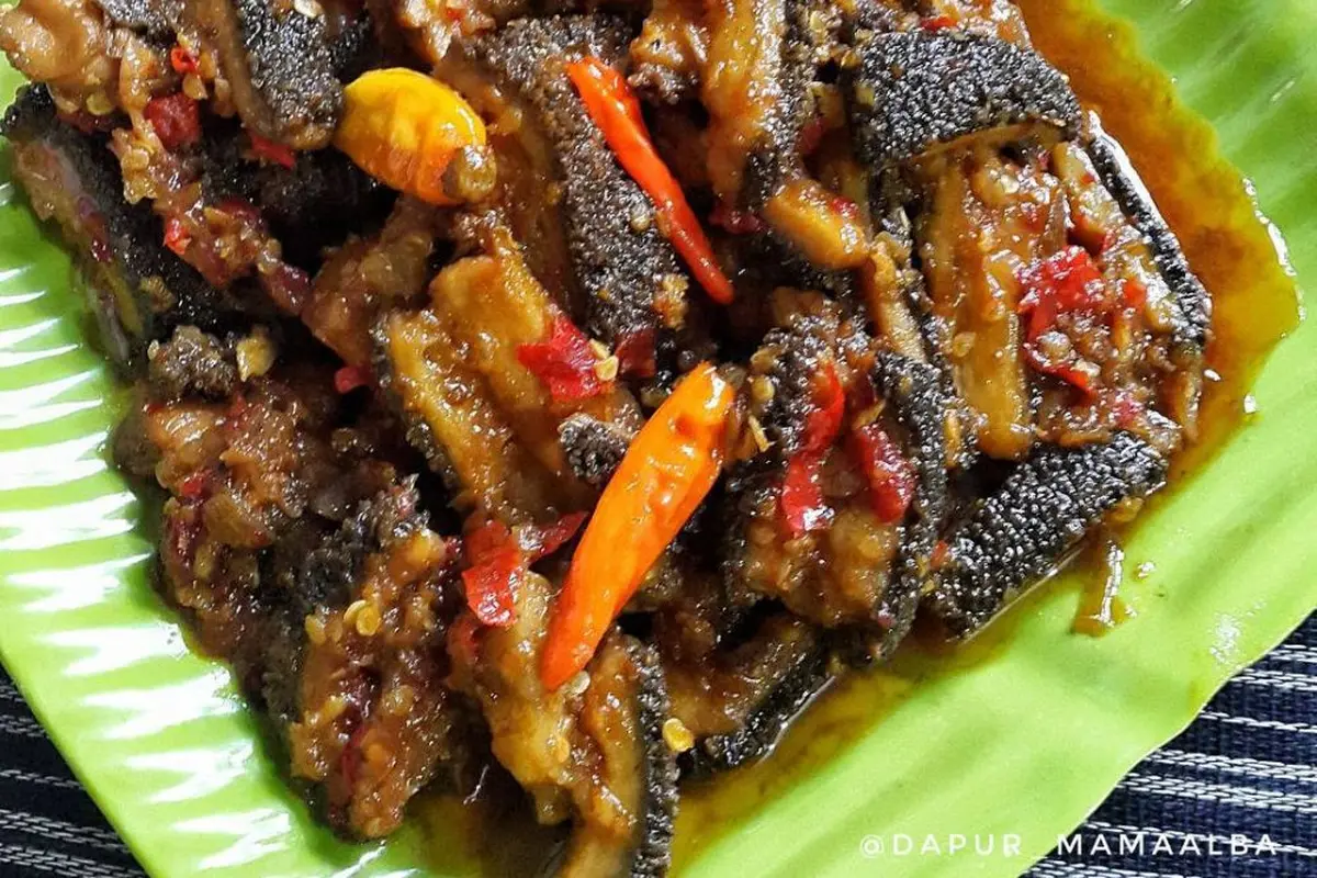Sepiring babat gongso pedas