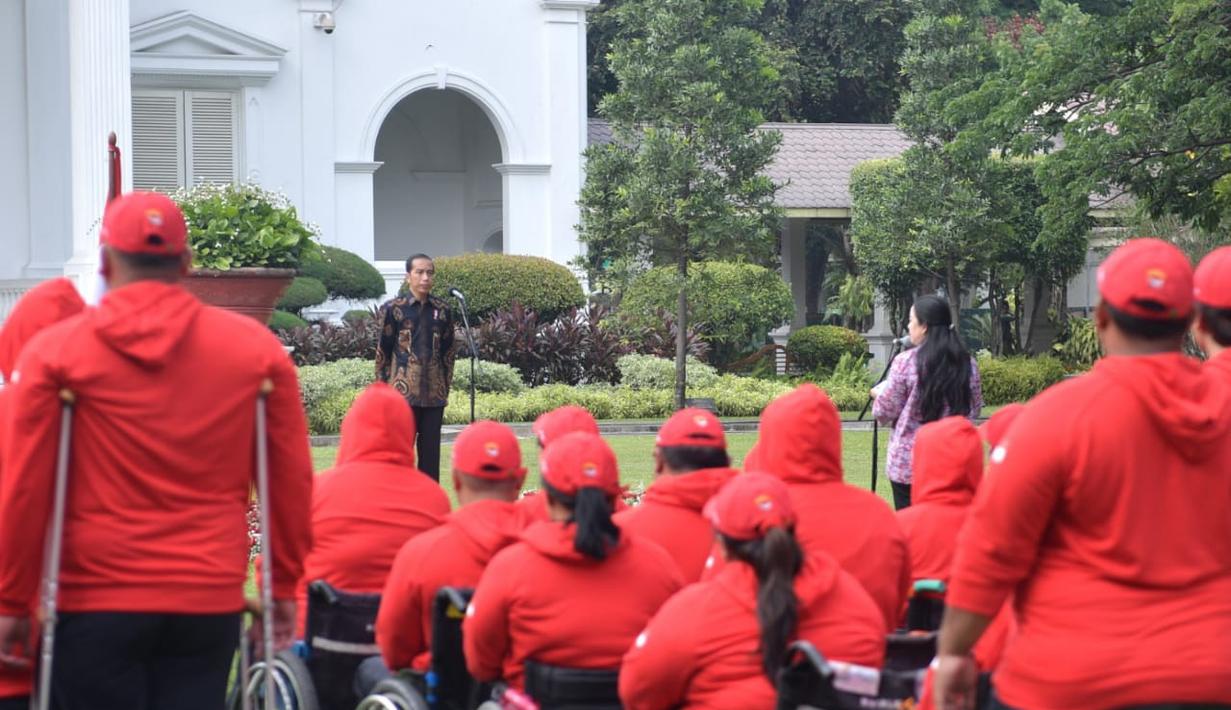 Presiden Joko Widodo melepas kontingen Indonesia untuk Asian Para Games 2018. Acara pelepasan digelar di halaman tengah Istana Merdeka pada Selasa, 2 Oktober 2018. (Kris - Biro Pers Setpres)