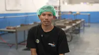 Kisah Budi, Difabel yang Temukan Kesempatan Kedua di Dapur MBG