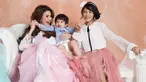 Kehangatan keluarga kecil Nikita Mirzani diabadikan melalui jepretan fotografer profesional yang memperlihatkan kedua putra putrinya yaitu Laura Meizani Nasseru Asry dan Azka Raqila Ukra. (Liputan6.com/Instagram/nikitamirzanimawardi_17)