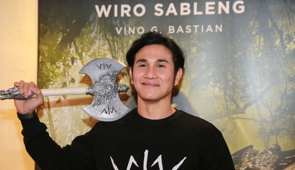 "Awalnya saya sebagai wakil dari keluarga yang mempunyai hak dari Wiro Sableng ini. Dari pihak keluarga, kakak saya belum sreg untuk memberikan right ke orang yang minta," kata Vino G Bastian di Grand Indonesia, Selasa (13/2). (Adrian Putra/Bintang.com)