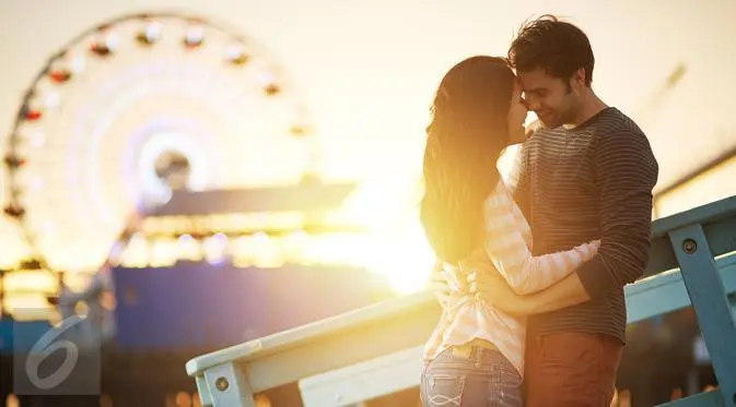 Berikut enam cara untuk menunjukkan dan meyakinkan pasangan bahwa Anda benar-benar mencintainya.