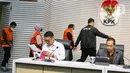 Keenam orang tersebut terdiri dari empat orang penyelenggara negara dan dua orang pihak swasta. (Liputan6.com/Herman Zakharia)
