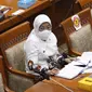 Menteri Tenaga Kerja Ida Fauziah mengikuti rapat dengar pendapat dengan Komisi IX DPR di Komplek Parlemen, Jakarta, Rabu (7/4/2021). Dalam rapat tersebut Komisi IX menyampaikan bahwa Kementerian Tenaga Kerja agar memperhatikan nasib kesejahteraan wartawan. (Liputan6.com/Angga Yuniar)