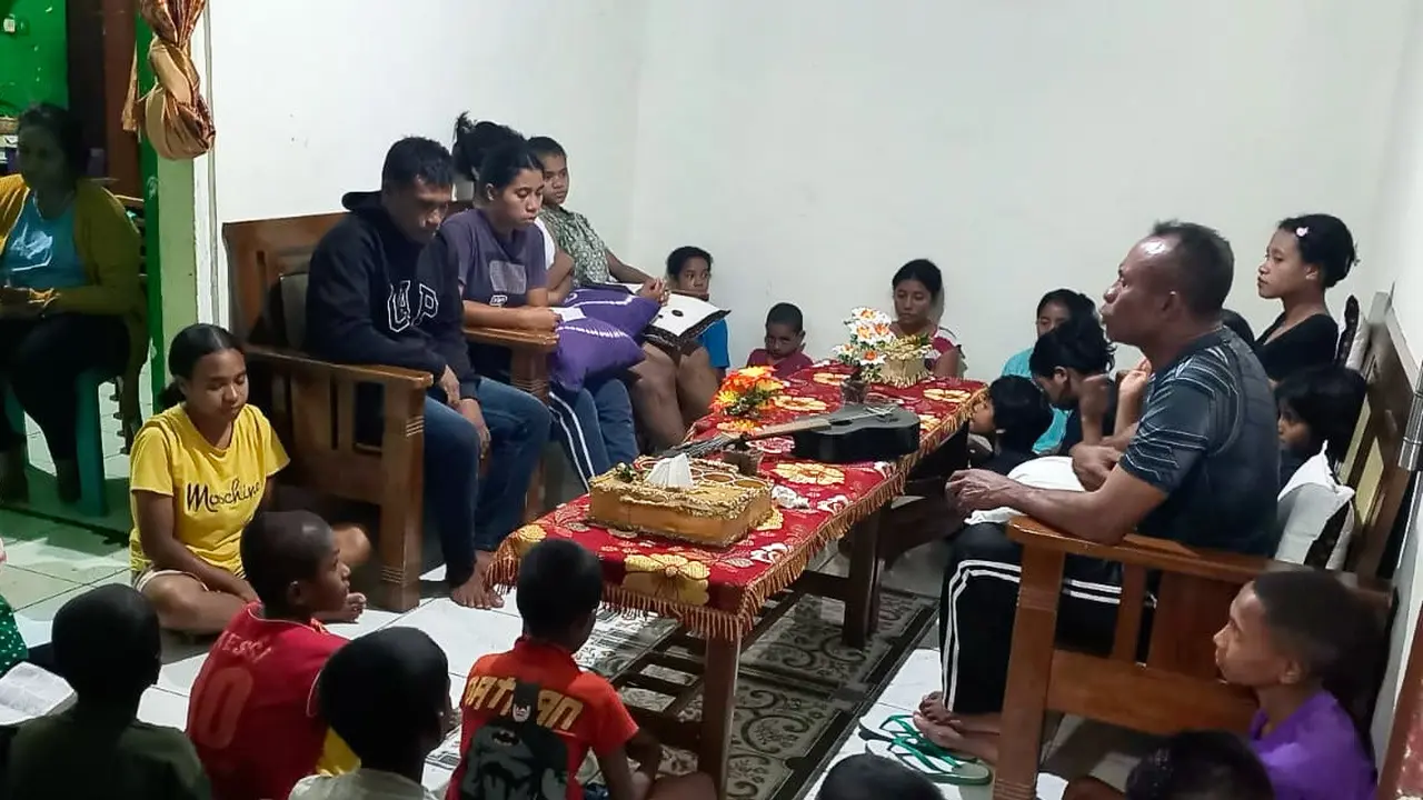 Potret Aipda Yunus Labba Bersama Anak-Anak di Panti Asuhan Generasi Pengubah