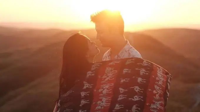 Deretan Foto Mesra Titi Kamal dan Christian Sugiono Berlatar Cantiknya Sumba