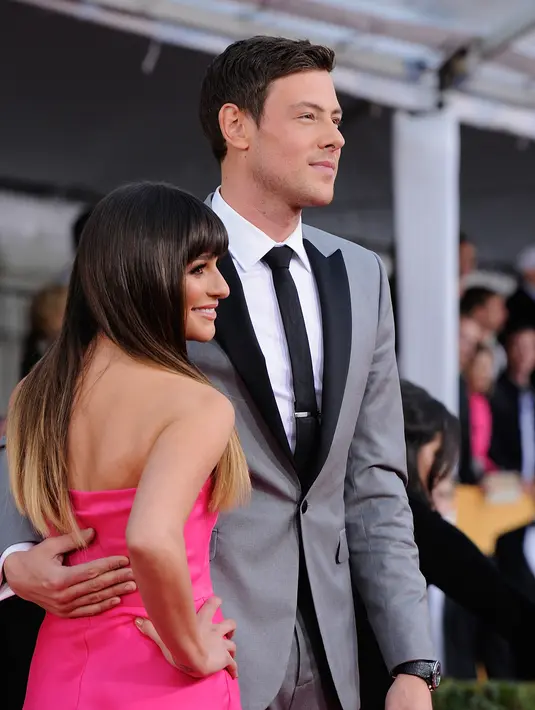 Lea Michelle tunjukan bukti cintanya untuk mendiang kepergian Cory Monteith. Selain membuat tato, Lea pun menggarap lagu bertajuk 'Louder'. (AFP/Bintang.com)
