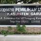 Kantor KPUD Garut, Jawa Barat segera membuka perekrutan petugas PPK dan PPS, yang akan bertugas pada Pilkada serentak 2024 November mendatang. (Liputan6.com/Jayadi Supriadin)