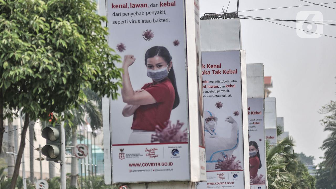 Sosialisasi Vaksin Covid-19 di Tiang Monorel