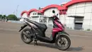 Honda BeAT: Motor terlaris di Indonesia ini merupakan salah satu benchmark skutik murah. BeAT dijual mulai dari Rp17,8 juta hingga Rp18,6 juta. Dengan harga tersebut, Honda BeAT memiliki keunggulan di konsumsi BBM yang sangat hemat hingga Rp60 km/l. Honda BeAT Street berpenampilan layaknya motor adventure pun tersedia untuk pengendara berjiwa petualang yang dijual seharga Rp18,4 juta.(Source: liputan6.com)