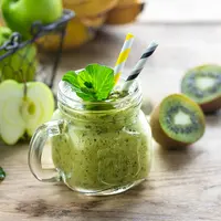 Green smoothies./Copyright shutterstock.com/g/KarinaKlachuk