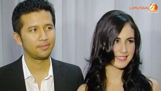 Berbalas Pantun Awali Prosesi Lamaran Arumi Bachsin Showbiz