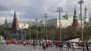 Para pelari berkompetisi dalam Moscow Half Marathon di Moskow, Rusia (2/8/2020). Rusia melaporkan 5.427 kasus COVID-19 baru dalam 24 jam terakhir pada hari Minggu, lebih dari 660 di Moskow, menjadikan penghitungan nasional menjadi 850.870. (Xinhua/Alexander Zemlianichenko Jr)