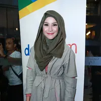 Zaskia Adya Mecca mengaku senang karena saat ini sudah banyak artis yang mengenakan hijab. Foto: Deki Prayoga/Bintang.com