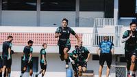 Pemain PSIM Yogyakarta menggelar latihan di Stadion Mandala Krida, Yogyakarta, Kamis (29/01/2026). (dok. PSIM Yogyakarta)