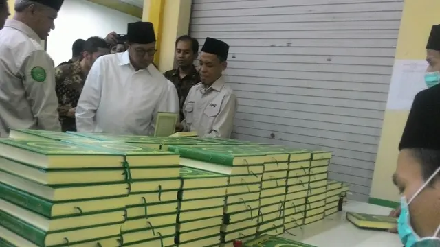 Menteri Agama Lukman Hakim Saifuddin saat launching Al-Quran Standar Indonesia di Unit Pembuatan Al-Quran. (Liputan6.com/Achmad Sudarno)
