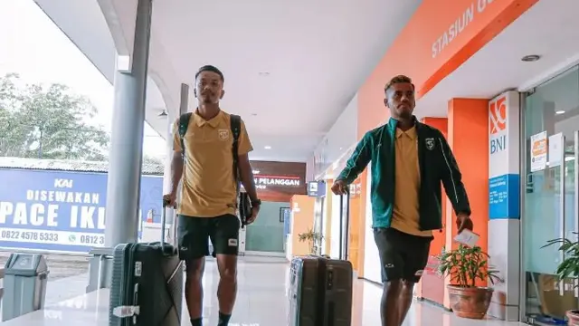 6 Potret Tim Persebaya Tiba di Bandung, Siap Jalani Piala Presiden 2022