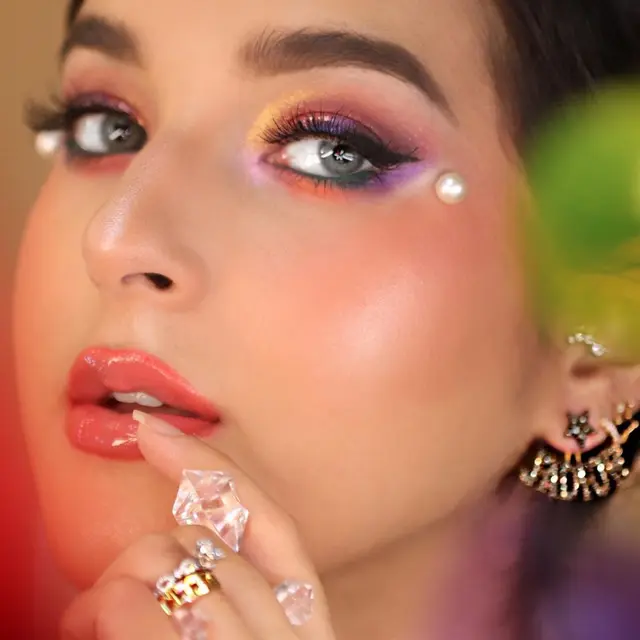 6 Potret Tasya Farasya Dengan Riasan Makeup Unik, Curi Perhatian