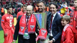 Gelar kedua Liga Europa diraihnya masih bersama Sevilla usai mengalahkan FC Dnipro Dnipropetrovsk wakil Ukraina pada partai final di Narodowy Stadium, Warsawa, 27 Mei 2015. Sevilla mengalahkan FC Dnipro 3-2. (AFP/Piotr Hawalej)