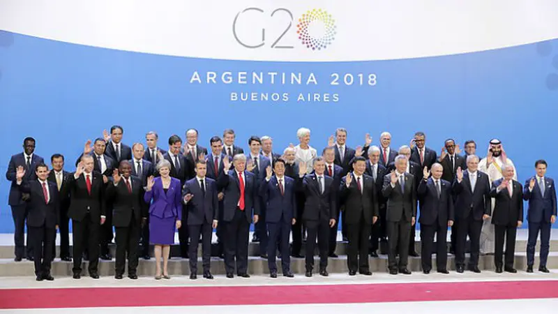 Foto bersama para pemimpin negara G20 pada KTT 2018 di Buenos Aires (1/12) (TASS News Agency)