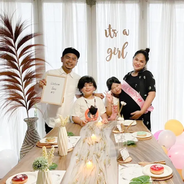 7 Momen Baby Shower Istri Wendi Cagur, Unggkap Jenis Kelamin Buah Hati