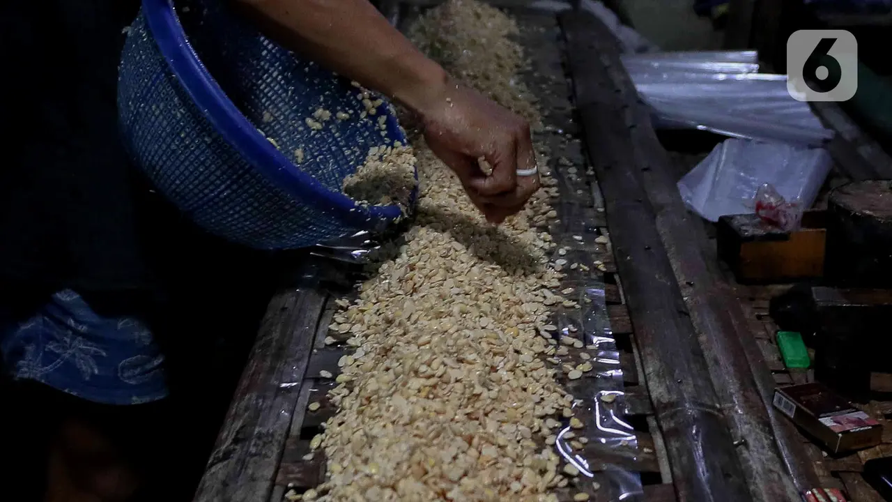 Harga Plastik Melonjak, Perajin Tempe-Tahu Cari Solusi Alternatif Bahan Baku