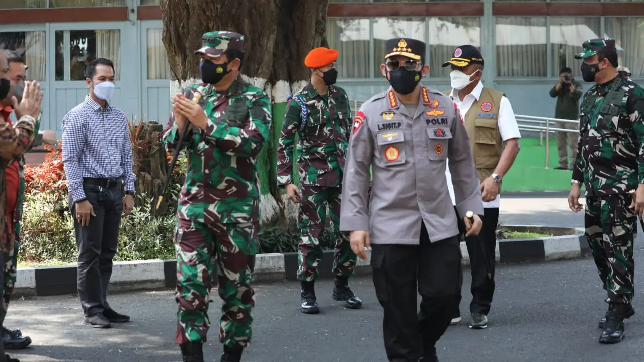 Kapolri Jenderal Pol Listyo Sigit Prabowo dan Panglima TNI Marsekal Hadi Tjahjanto saat bertandang ke Kabupaten Kudus