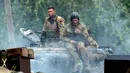 Pasukan sekutu yang masih membuat pertempuran terakhir mereka di Eropa akan dipimpin oleh sersan Wardaddy (Brad Pitt) yang akan memerintahkan lima pria menjadi krunya dalam misi yang mematikan. (Dailymail.co.uk/Splash News/wwn)