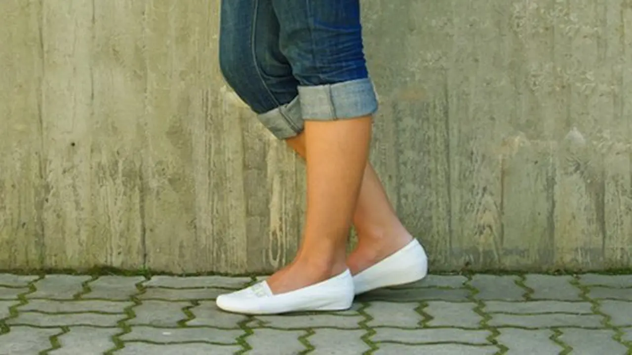 Sepatu teplek juga berbahaya untuk kaki/copyright: healthista