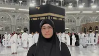 Mita The Virgin Akui Belum Siap Berhijab Seterusnya Walau Foto-Fotonya Saat Umrah Bikin Pangling